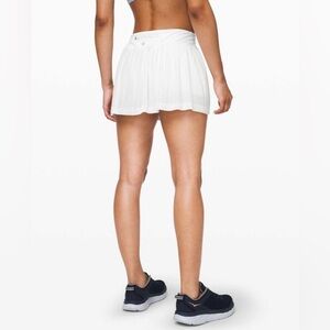 Lululemon Pleat to Street Skirt III White Size 8 NWOT Tennis Golf Pickleball